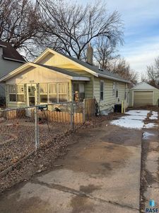1610 E 5th St, Sioux Falls, SD, 57103