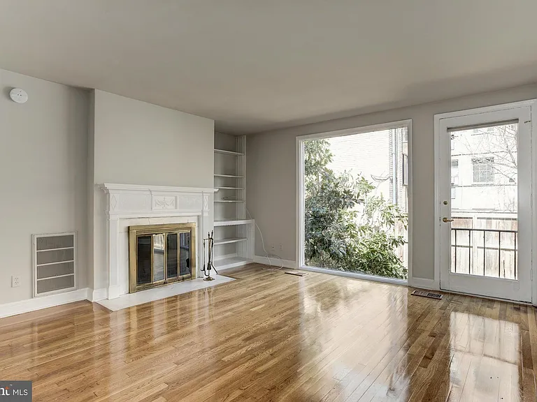 2531 Queen Annes Ln NW — Photo 8