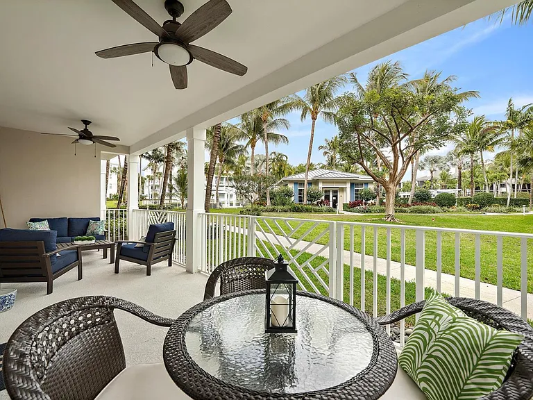 814 Bay Colony Dr S — Photo 17