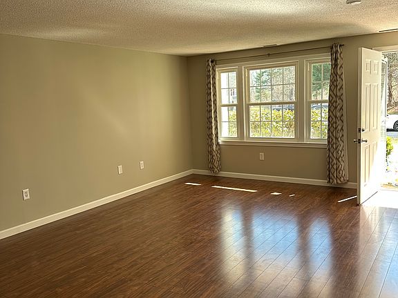 3rd image of 13 Pullard Rd Unit 50