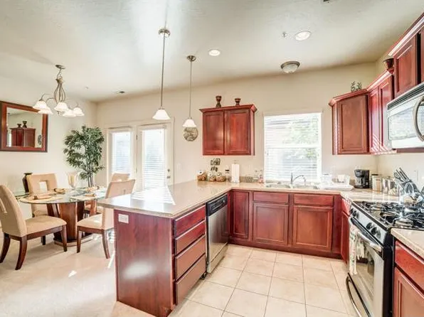 1026 N Shepard Creek Pkwy Unit 3, Farmington, UT 84025