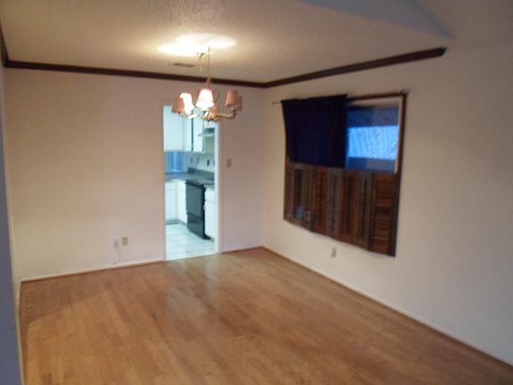 3rd image of 3214 Cereus Ave