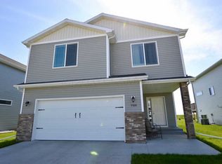 5568 58th St S, Fargo, ND 58104