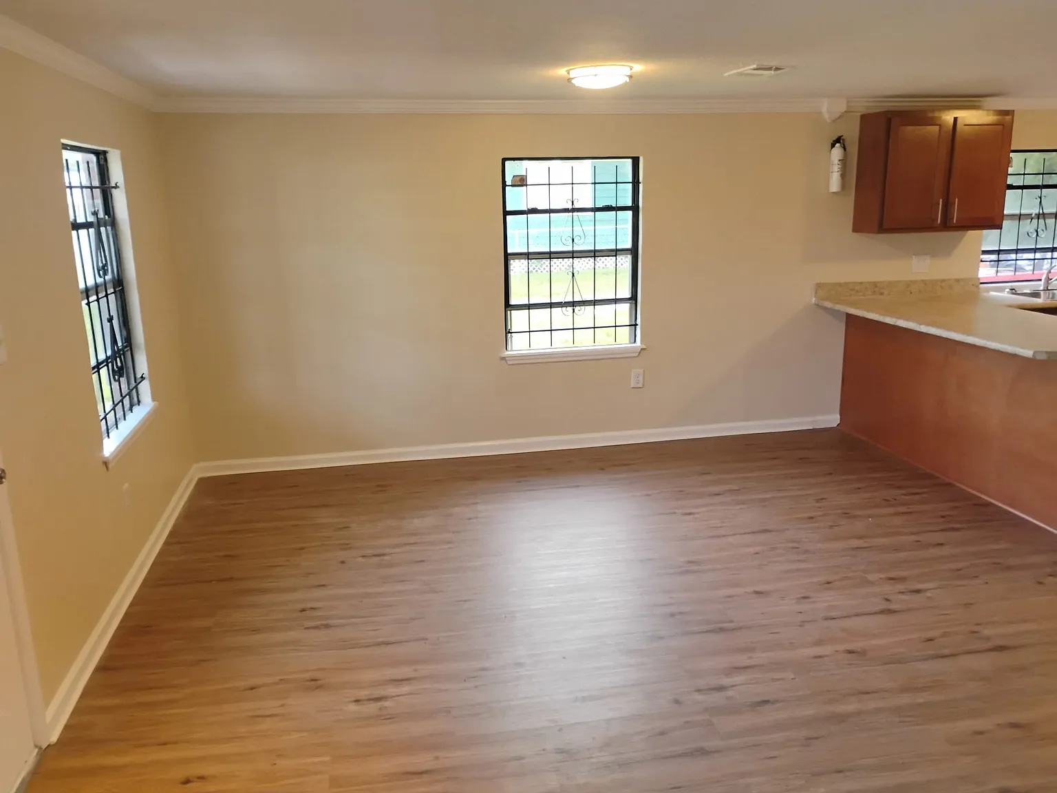 1338 Weare St - 1 — Photo 3