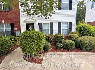 5867 Strathmoor Manor Cir, Lithonia, GA 30058