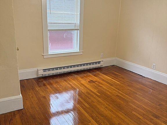 5th image of 12 Linwood Pl