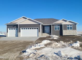 4546 Trailblazer Loop, Mandan, ND 58554