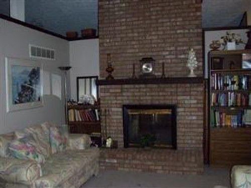 3rd image of 6601 Windmill Dr