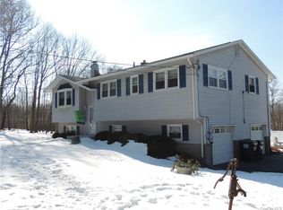 48 Depalma Dr, Highland Mills, NY 10930