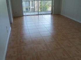 7860 NW 50th St