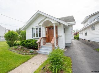 1630 Woolsey St, Schenectady, NY 12303