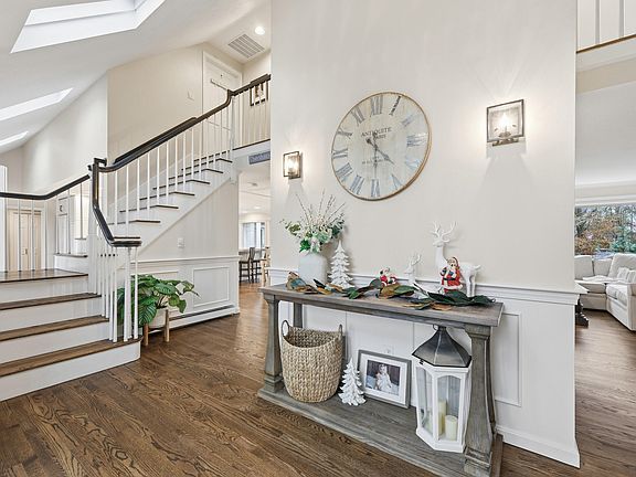 4th image of 23 Middle Pond Path