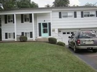 25 Shelly Dr, Somerset, NJ 08873