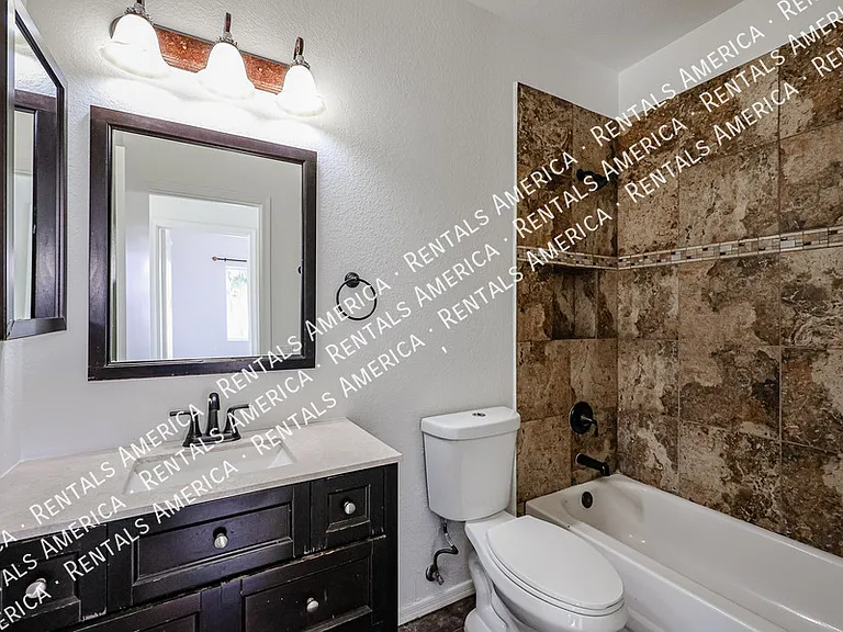 764 E Sheffield Ave — Photo 36