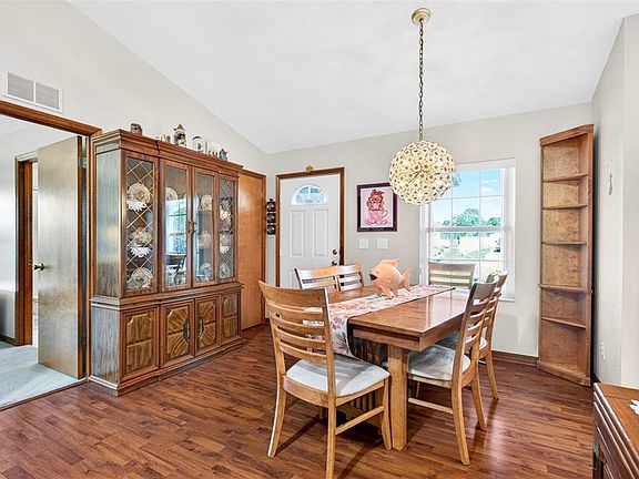 5th image of 64 Bahia Trace Cir