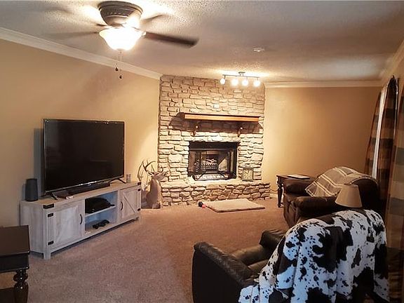 3rd image of 603 River Oaks Dr