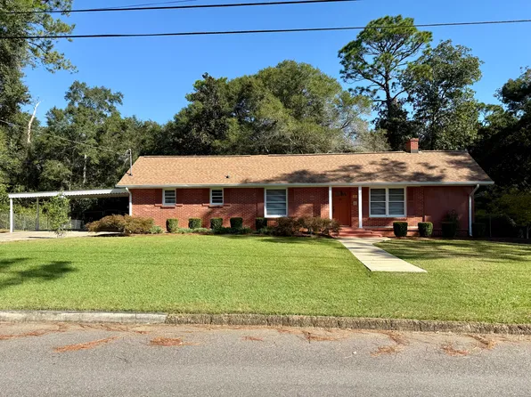 310 W Lakeshore Ave, Geneva, AL 36340