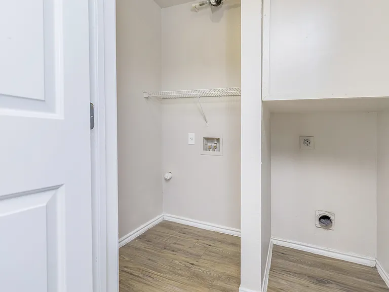 Convenient In-Unit Washer and Dryer at Sierra Royale Apartments in Robstown, TX