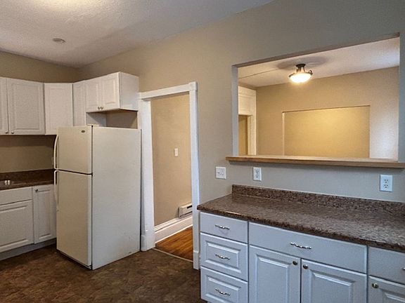 4th image of 511 Minnehaha Ave E APT 1