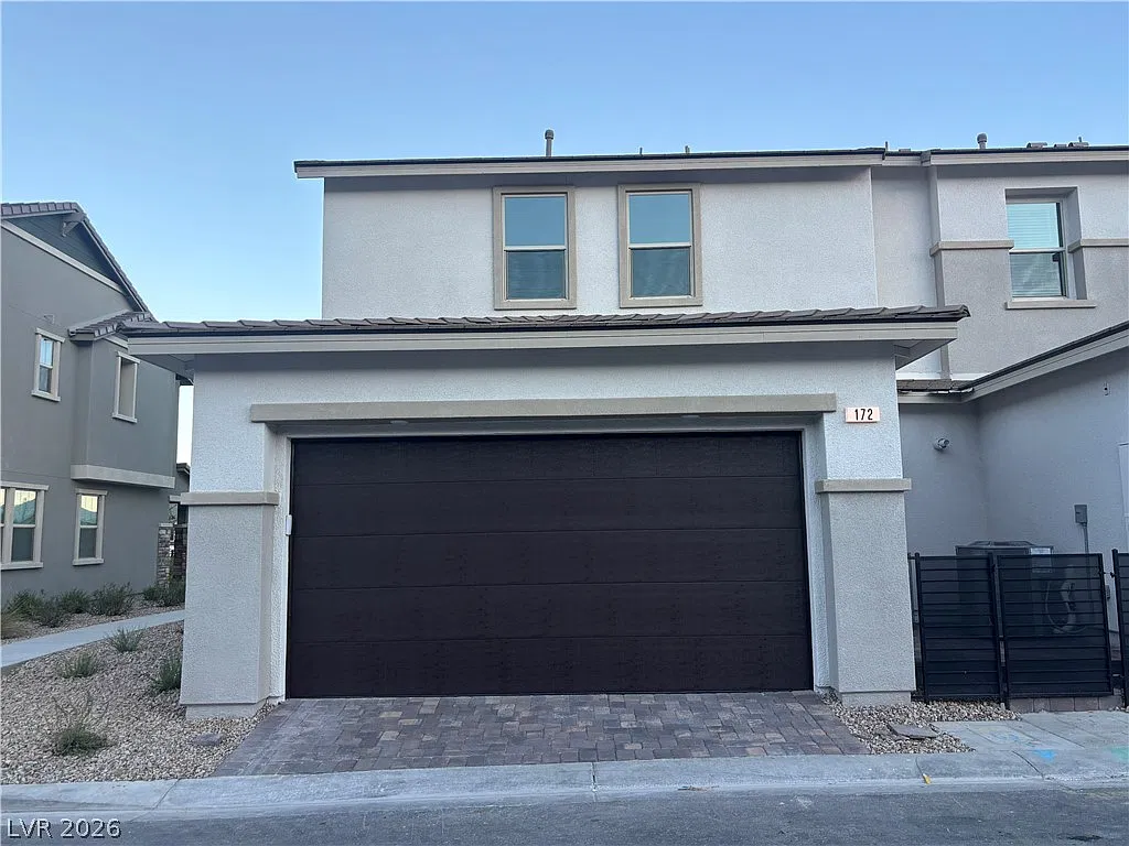 3 bed, 2.5 bath, 1927 sqft, $2,950 — Photo 1