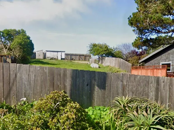 450 8th St, Montara, CA 94037