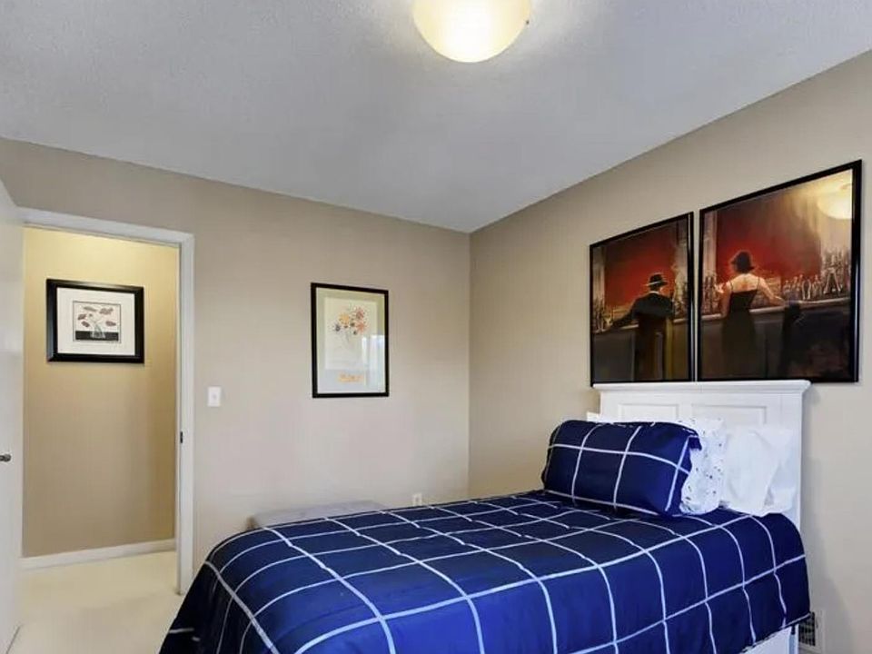 1st image of 2749 Upland Ct N #2749
