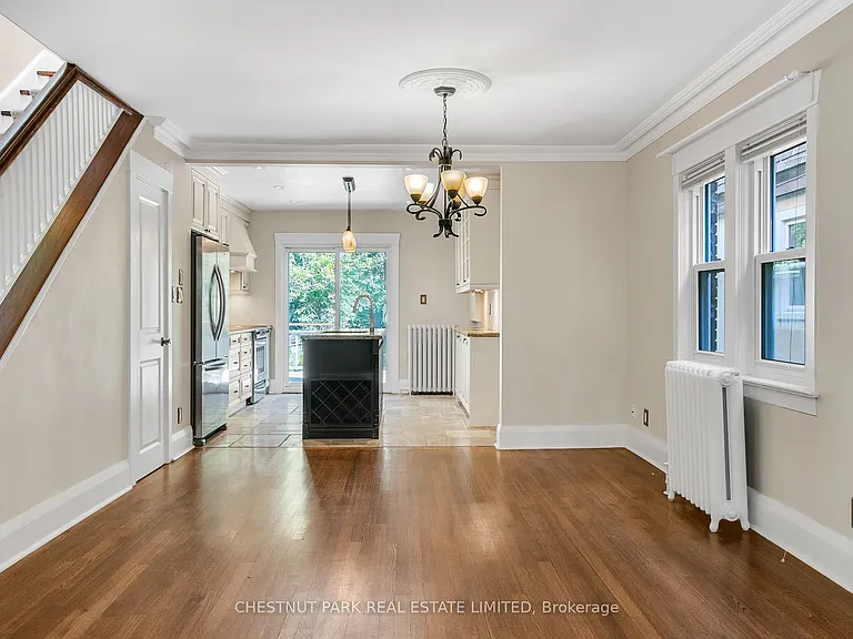 484 Merton St — Photo 11