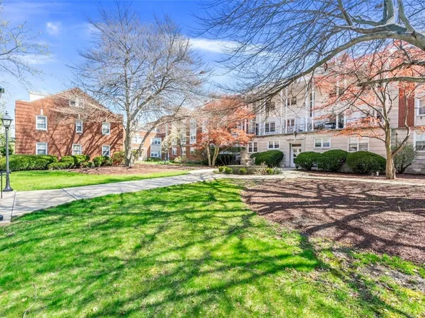 825 Morewood Ave APT F1, Pittsburgh, PA 15213