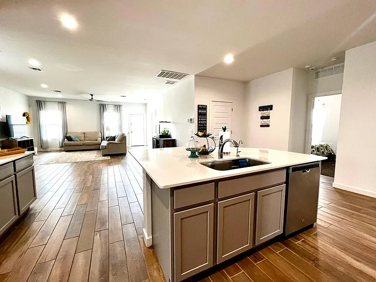 11104 S Weismann Dr — Photo 14