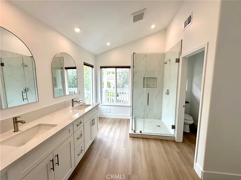 2 Wellesley Ct — Photo 11