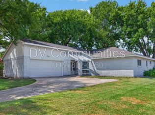 9747 Rocky Hollow Rd, La Porte, TX 77571
