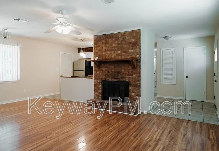 2841 Pheasant Dr — Photo 2