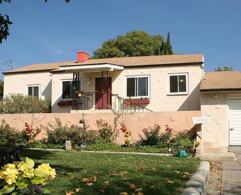 1st image of 2929 Orange Ave