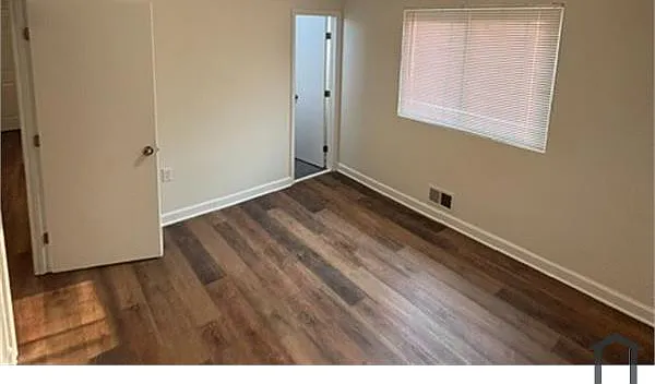 4404 Banks Pl NE — Photo 7