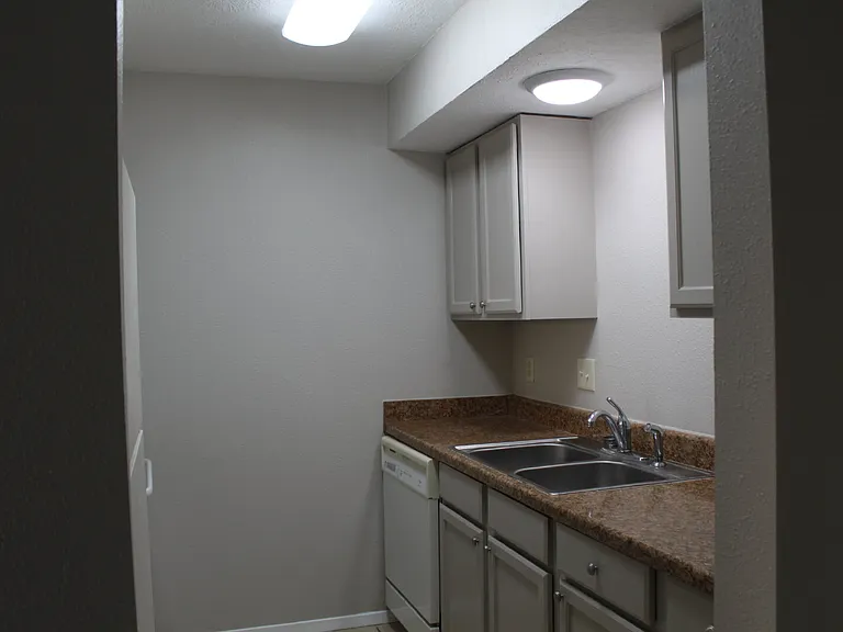 2403 Bosque Dr #B — Photo 2