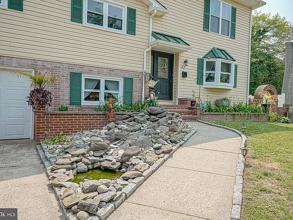 4th image of 53 Maryland Ave
