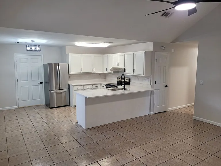 209 Leigh Loop — Photo 3