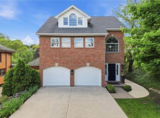 115 Newburn Dr, Pittsburgh, PA 15216
