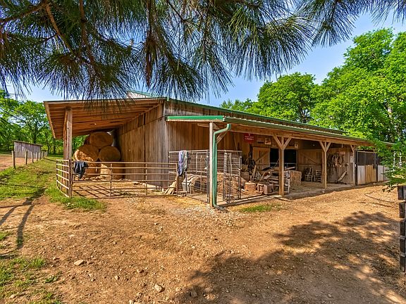 42nd image of 300 Gunter Smith Rd