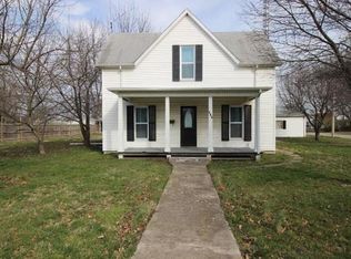 228 S Walnut St, Litchfield, IL 62056