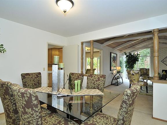 5th image of 448 Luther Dr
