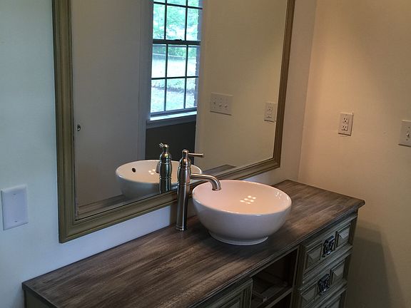 2nd image of 707 Ponderosa Dr