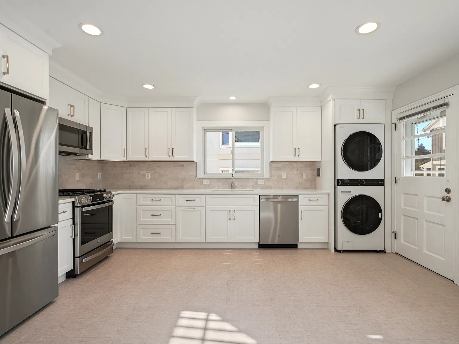 3 bed, 1373 sqft, $4,850 — Photo 4