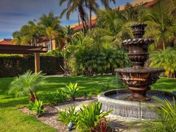 421 Coral Reef Dr, Huntington Beach, CA 92648