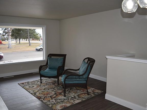 3rd image of 3909 Canterbury Ln