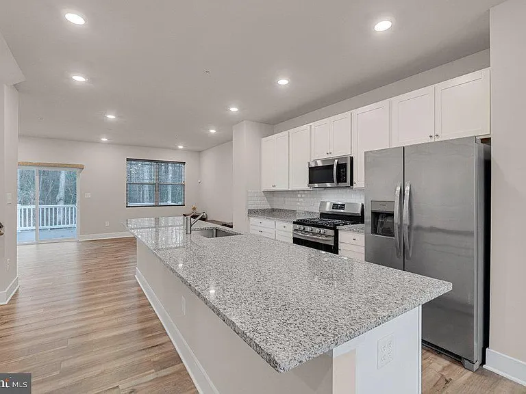 1815 Betterton Rd — Photo 10
