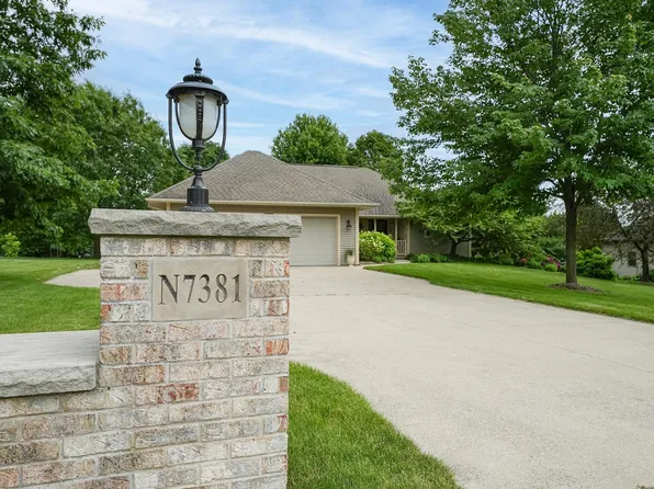 N7381 Crystal Ridge Dr, Beaver Dam, WI 53916