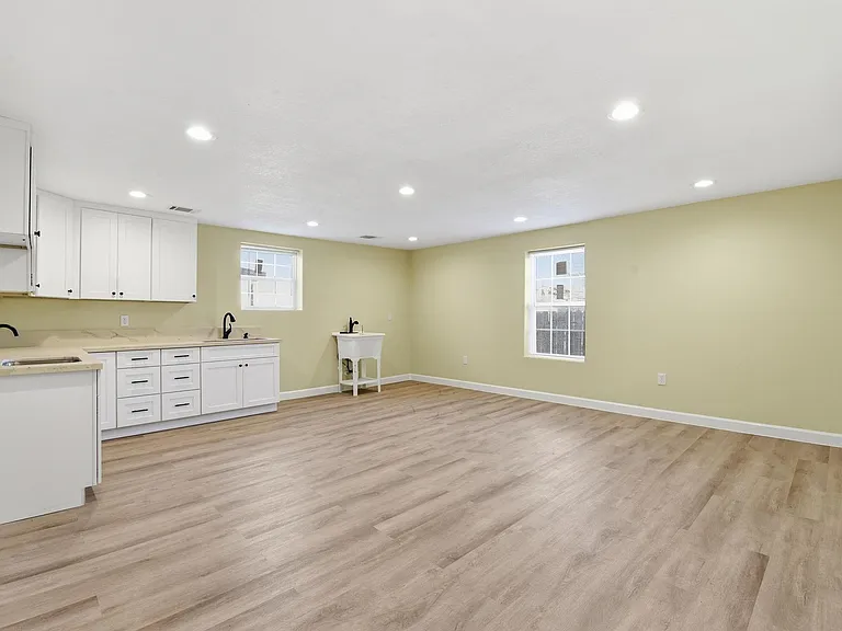 3911 Fulton St — Photo 32