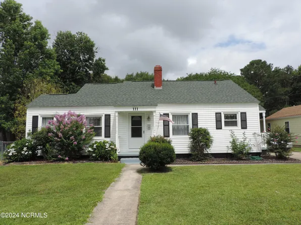111 Stratford Road, Jacksonville, NC 28540