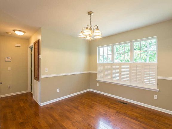 4th image of 118 Hidden Oaks Dr
